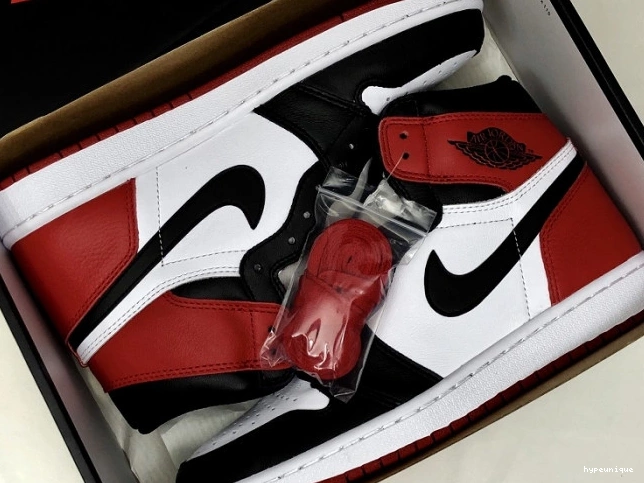 HYPE 555088-125 Black Toe Retro 1 Air Jordan 0719